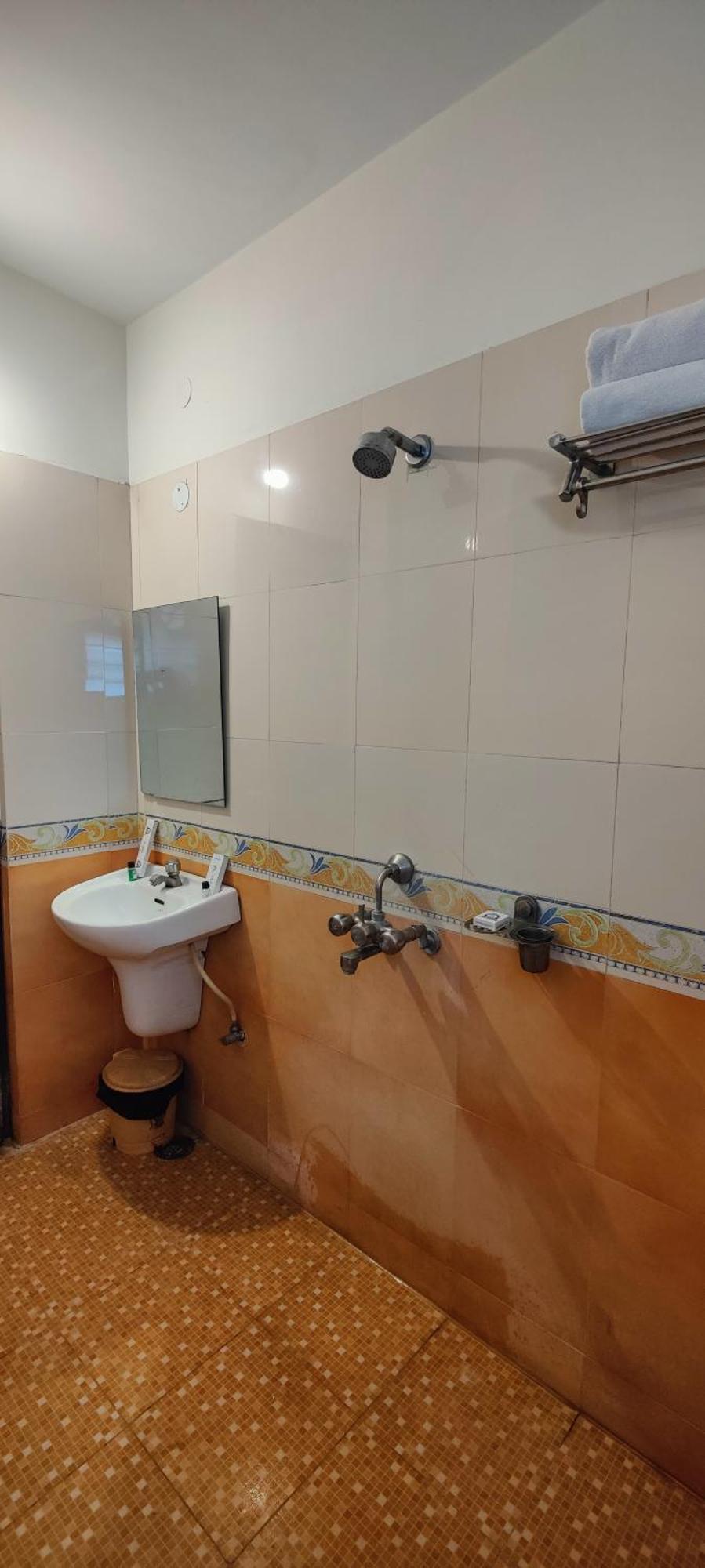 Hotel Krrish Inn - Ameerpet, Haiderabad Buitenkant foto