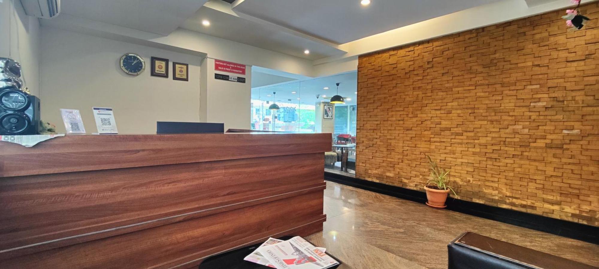 Hotel Krrish Inn - Ameerpet, Haiderabad Buitenkant foto